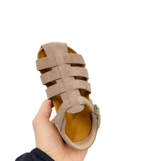Sandalias Infantiles de Ante con Diseño Calado - Image 4