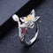 Anillo con Flor Silvestre Incrustada en Gema Natural