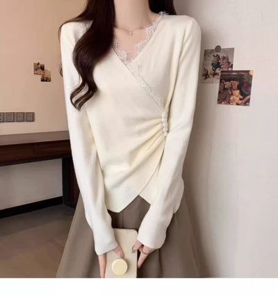 Blusa Manga Larga con Encaje Irregular y Escote en V - Image 12