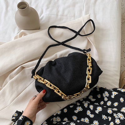 Bolso Mensajero Otoñal con Cadena - Diseño Cloud Fold Versátil - Image 9