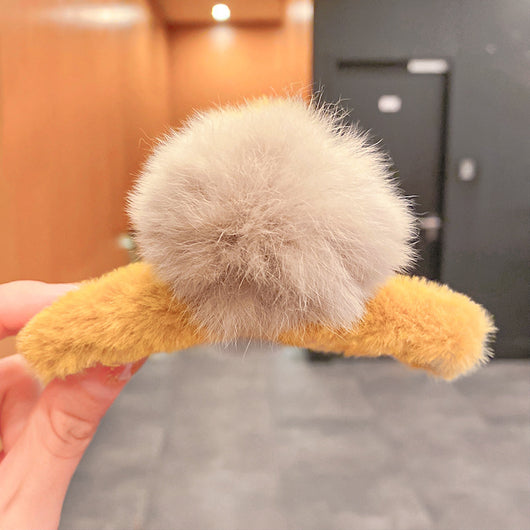 Pinza para Cabello Grande con Bola de Peluche y Estilo Elegante - Image 9