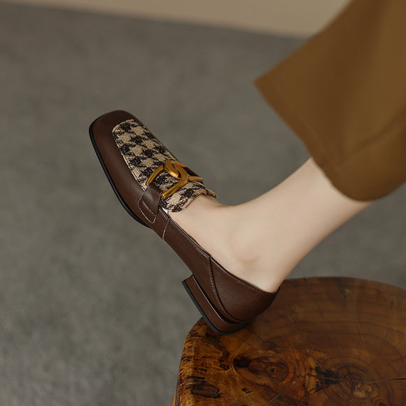 Zapato Plano de Cuero Mujer con Hebilla Retro y Diseño Escocés