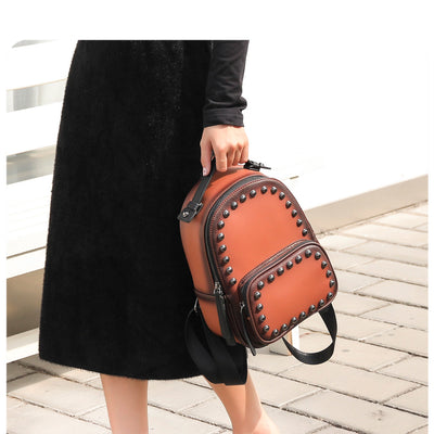 Mochila Casual de Cuero Genuino con Remaches para Mujer