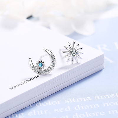 Aretes Asimétricos Luna y Estrella - Elegancia Minimalista para Mujer - Image 5