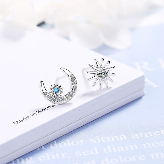 Aretes Asimétricos Luna y Estrella - Elegancia Minimalista para Mujer - Image 5