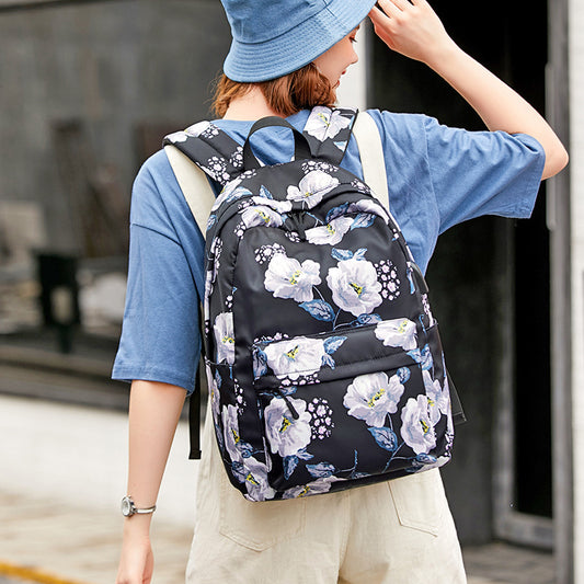 Mochila Outdoor de Nylon para Mujer - Resistente y Versátil