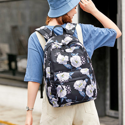 Mochila Outdoor de Nylon para Mujer - Resistente y Versátil