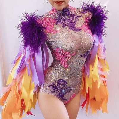 Traje de Presentación para Mujer con Diamantes y Cinta de Peluche - Image 11