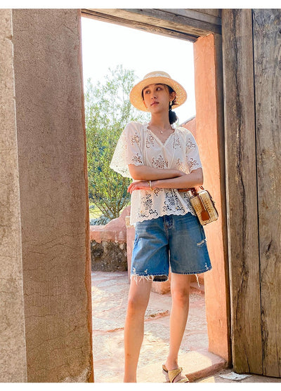 Blusa Blanca Estilo Francés con Encaje Bordado y Manga Corta - Image 7