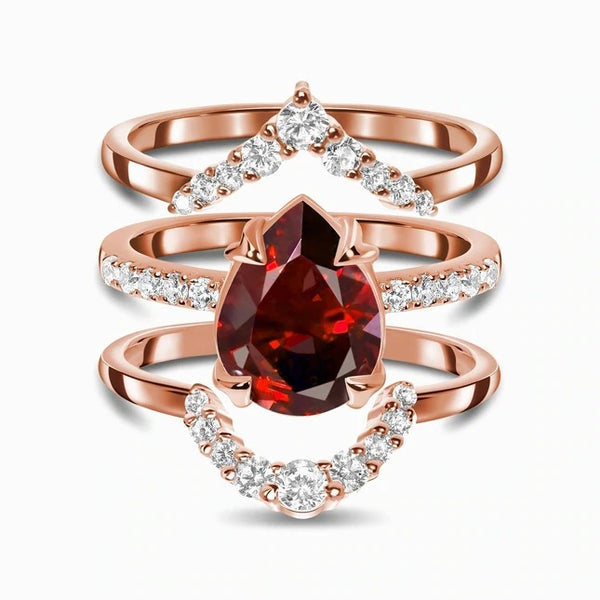 Anillo de Plata Esterlina con Zirconia en Tres Niveles y Detalles en Oro Rosado