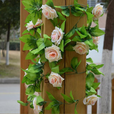 Guirnalda de Rosas Artificiales en Ratán para Decoración de Bodas - Image 3