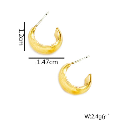 Aretes Dorados en Forma de C - Diseño Elegante y Minimalista - Image 2