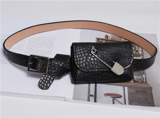 Bolso Cintura Plegable Mini Negro con Broche Dorado - Estilo Net Red