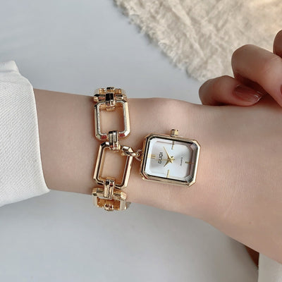 Reloj Cuadrado Elegante para Mujer con Dije y Pulsera Decorativa - Image 24