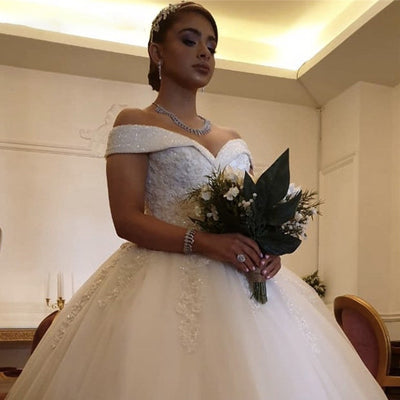 Vestido de Novia Ajustado con Cola y Lazo Anudado - Image 8