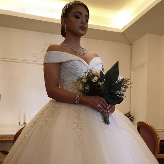 Vestido de Novia Ajustado con Cola y Lazo Anudado - Image 8