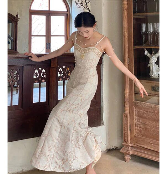 Vestido Vintage de Corte Francés con Cuentas Colgantes