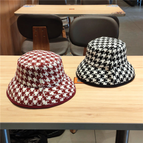 Gorra Pescador Pata de Gallo Clásica Blanco y Negro con Visera Grande