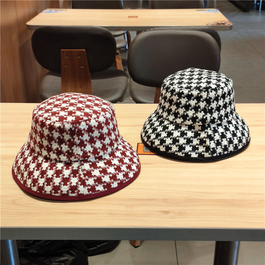 Gorra Pescador Pata de Gallo Clásica Blanco y Negro con Visera Grande