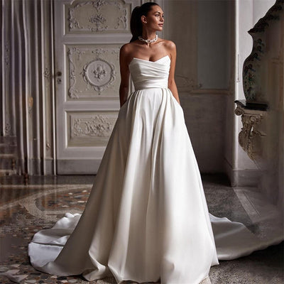 Vestido de Satén Blanco Escote Tubo Minimalista Cuatro Estaciones - Image 4
