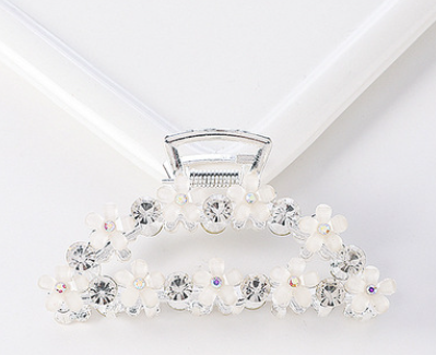 Pasador Elegante con Strass y Baño de Aleación - Image 8