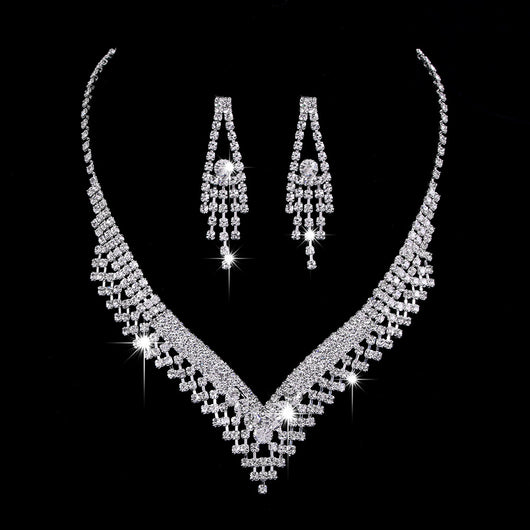 Conjunto de Collar y Aretes con Circonitas de Agua Brillante - Image 3