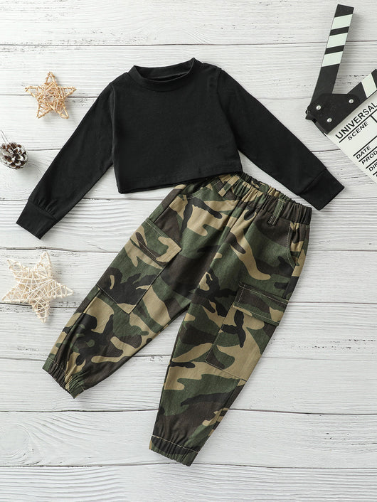 Conjunto Dos Piezas: Suéter Negro Tejido Manga Larga + Pantalón Camuflaje - Image 7