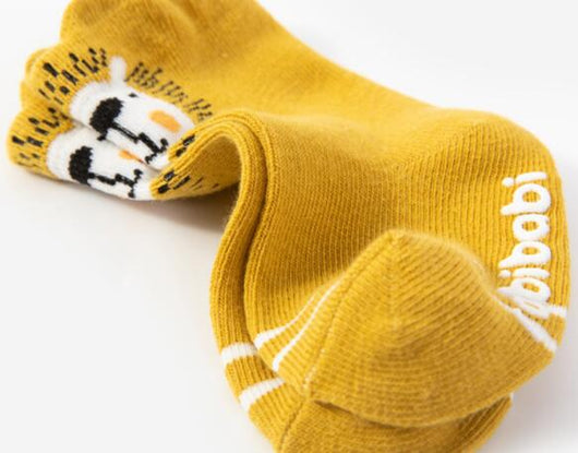 Calcetines Antideslizantes de Algodón Peinado para Bebé con Diseños Divertidos - Image 18