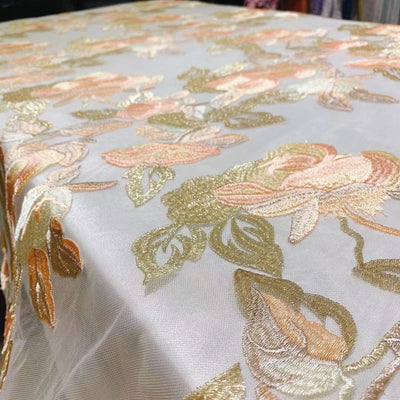 Tela de Encaje Bordado con Hilo Dorado y Flores Multicolor - Image 5