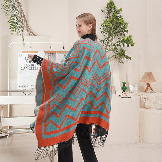 Chal Poncho con Abertura Lateral y Patrón Espiga Elegante - Image 4