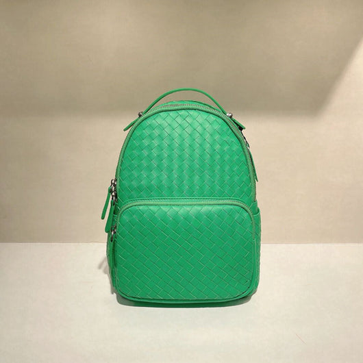 Mochila Tejida a Mano en Cuero de Oveja para Mujer - Image 9