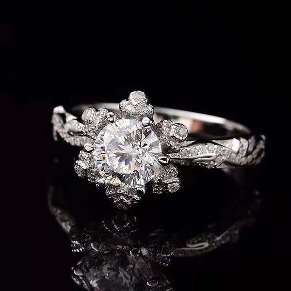 Anillo de Diamante Moissanita de Lujo con Incrustaciones Románticas - Primera Nieve
