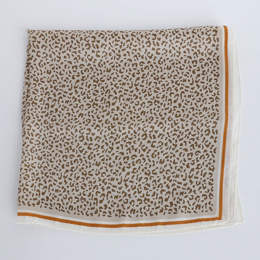 Pañuelo de Seda Artificial Estampado Leopardo - Image 6