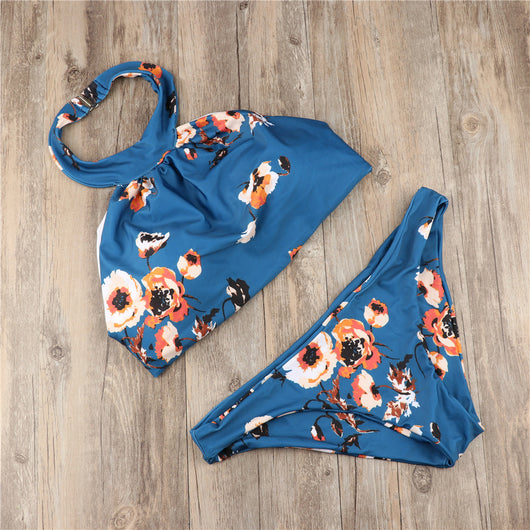 Traje de Baño Azul Estampado con Cuello Halter y Abertura