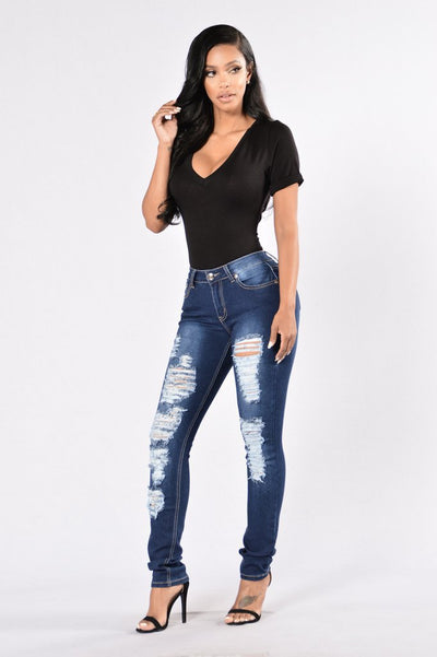 Pantalones Vaqueros Rotos de Moda Contemporánea - Image 11