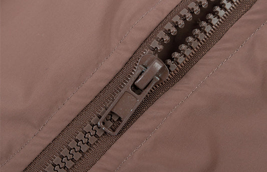 Chaqueta Beisbolera Retro Americana Café para Mujer - Image 2