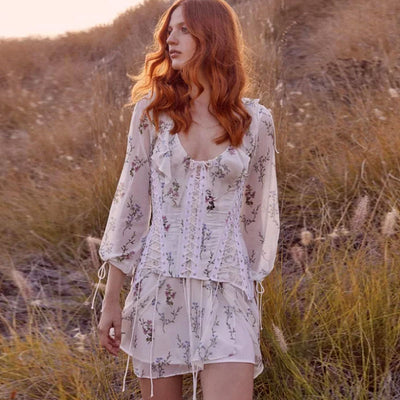 Vestido Floral Dos Piezas en Chifón con Escote V y Cintura Moldeadora