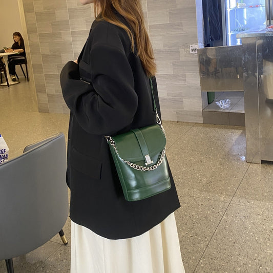 Bolso de Cuero Genuino con Cadena - Bandolera de Piel Auténtica - Image 2