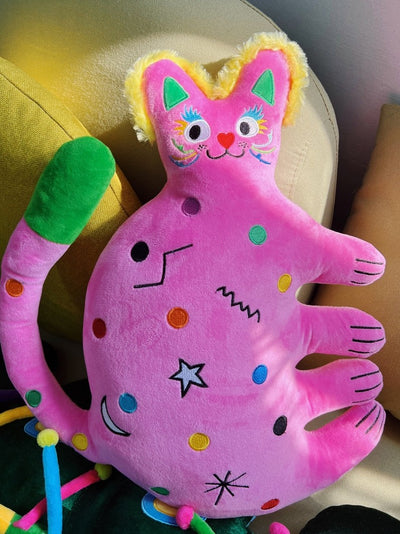 Almohada Gato Adorable - Peluche Suave y Acogedor - Image 10