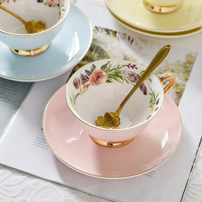 Juego de Taza y Platillo de Café Premium Elegante - Image 9