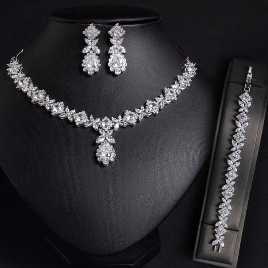 Conjunto de Joyería Nupcial Zirconia Cúbica - Collar, Aretes y Pulsera - Image 4