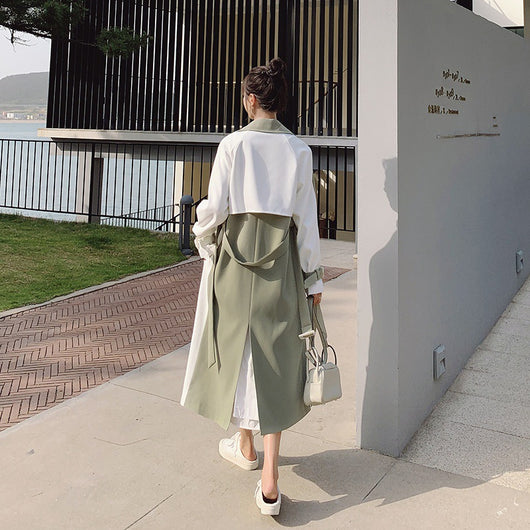 Abrigo Trench Coat Midi con Detalles Contrastantes - Image 4