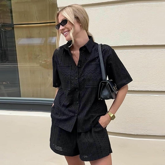 Blusa Corta con Cuello de Solapa y Detalles Calados para Mujer - Image 7