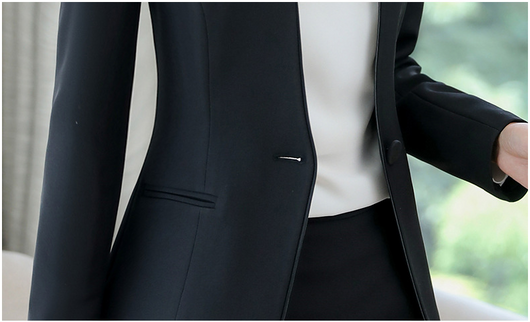 Uniforme Profesional para Recepción Hotelera y Atención al Cliente - Image 15
