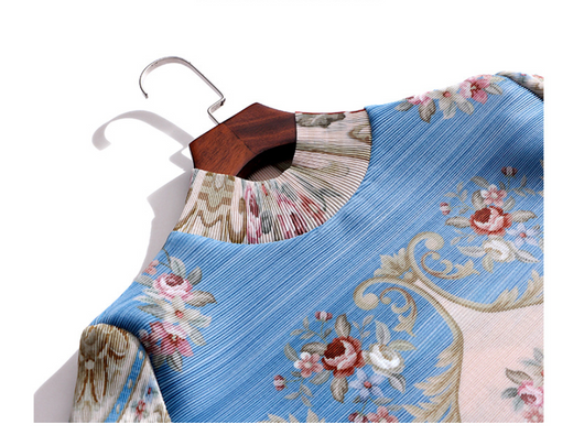 Vestido Drapeado de Alta Costura con Estampado Francés - Image 5