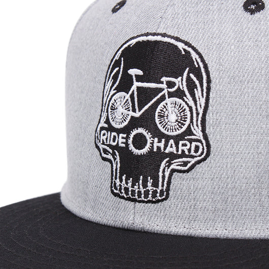 Gorra de Béisbol con Bordado de Calavera Unisex - Image 4