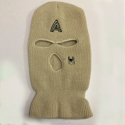 Gorro Tejido Cálido con Bordado de Araña y Tres Agujeros - Image 8