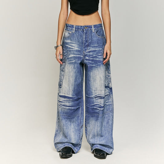 Jeans con Bordado Artesanal y Estampado Digital Lavado