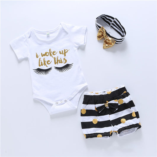 Conjunto de 3 Piezas: Romper Estampado con Letras, Shorts a Rayas y Turbante Blanco