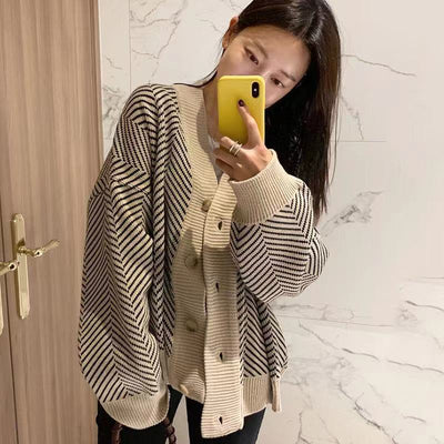 Cardigan de Punto Rombos Estilo Literario y Desenfadado con Escote en V - Image 5